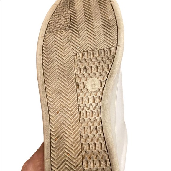 Target white sneakers with red floral embroidery on the sides - Ladies 9 - Picture 6 of 6